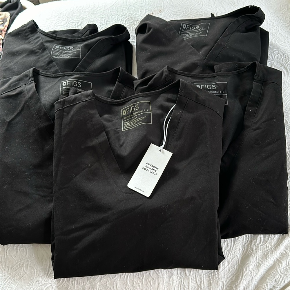 Bundle 5 women’s large Figs technical collection tops
